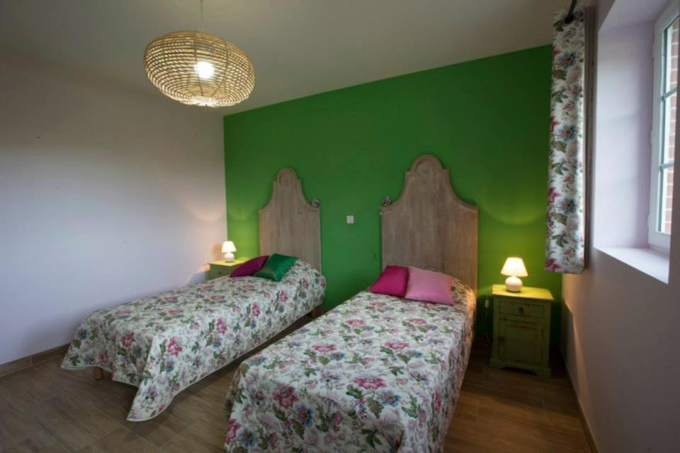 Bed and breakfast Le parc de Crécy Extérieur photo